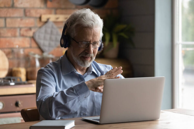 Gadgets to Help Your Parents as They Get Older