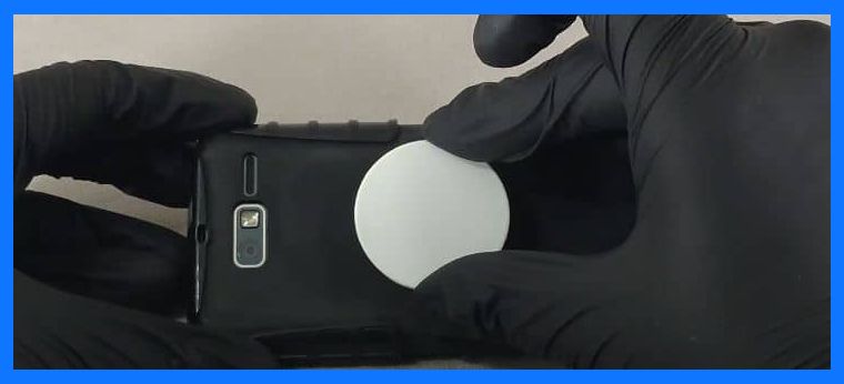 Align and Attach the PopSocket