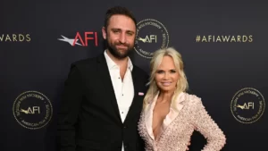 Kristin Chenoweth Marries Musician Josh Bryant