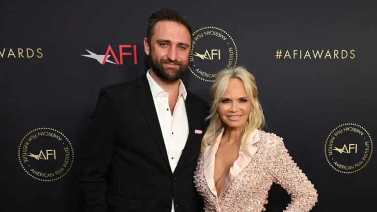 Kristin Chenoweth Marries Musician Josh Bryant