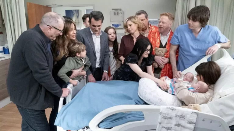 When Does Haley Get Pregnant Modern Family